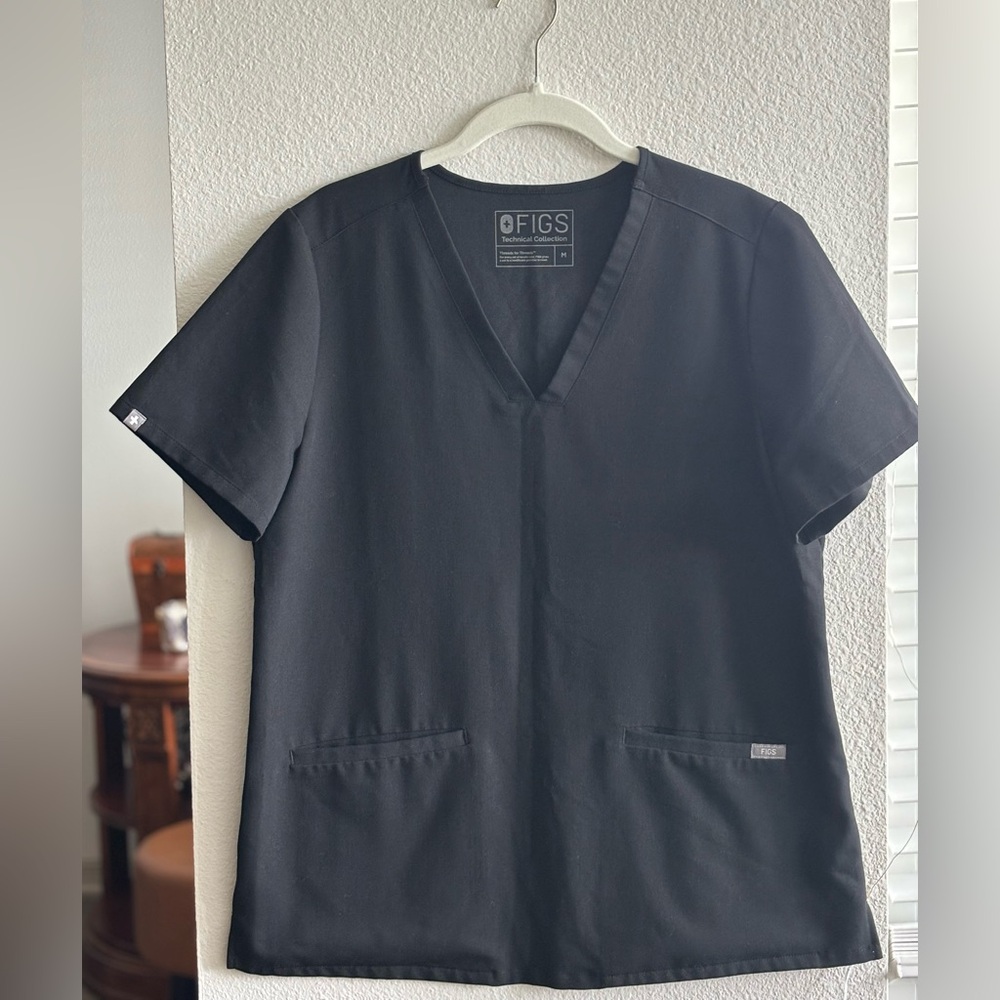 FIGS Black Casma Three Pocket Scrub Size Medium